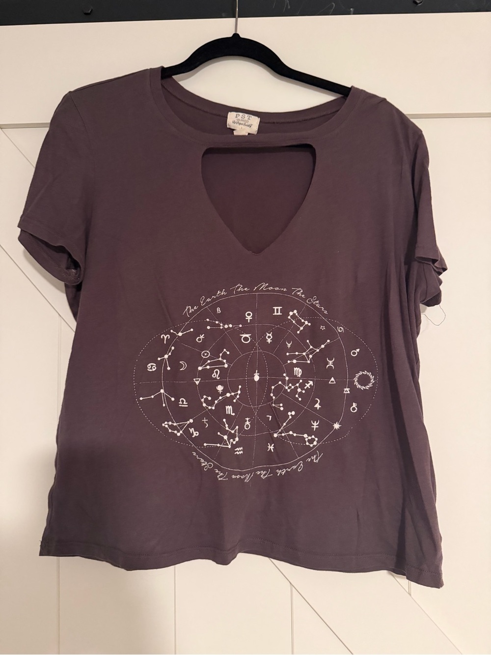 Project Social T Mauve Cutout Zodiac Graphic Tee - Picture 1 of 3